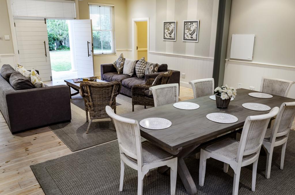 First Avenue Guesthouse พอร์ตเอลิซาเบธ ภายนอก รูปภาพ